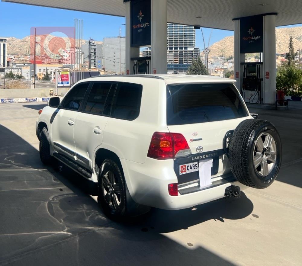 تويوتا لاندكروزر